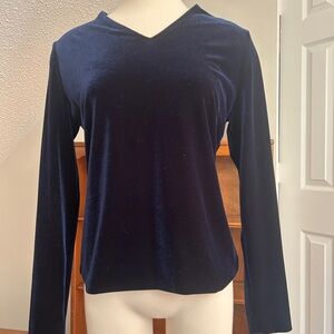 Elegant Mani Navy Velvet Women's Top